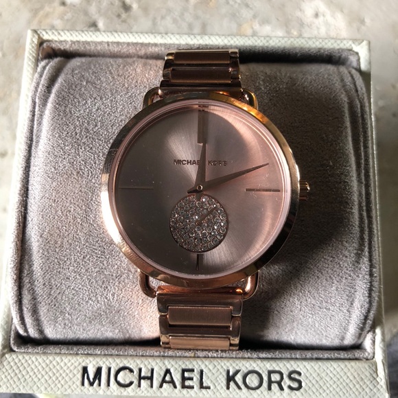 Michael Kors watch brand new never used. main image 5